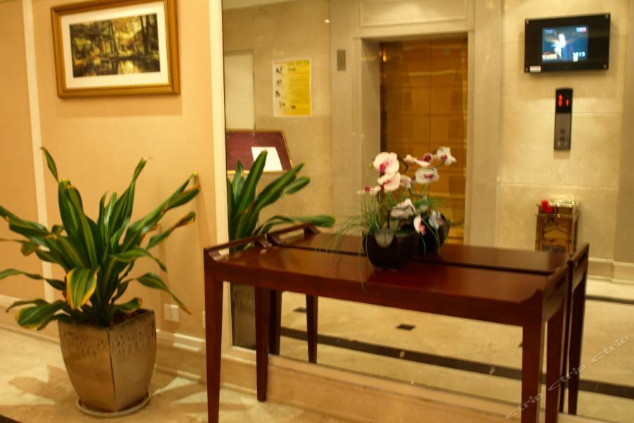 Ladoll Service Apartments Shanghai Buitenkant foto
